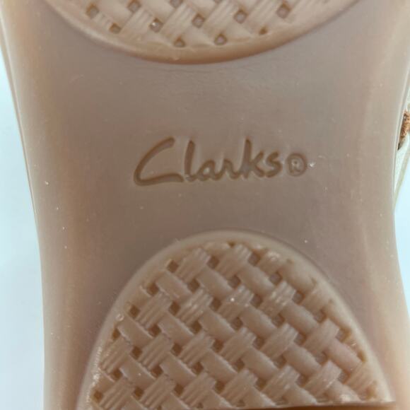 Clarks Women’s Cecily Slide Strappy Sandals Cream Leather, Sz. 6M Adjustable - Picture 11 of 14